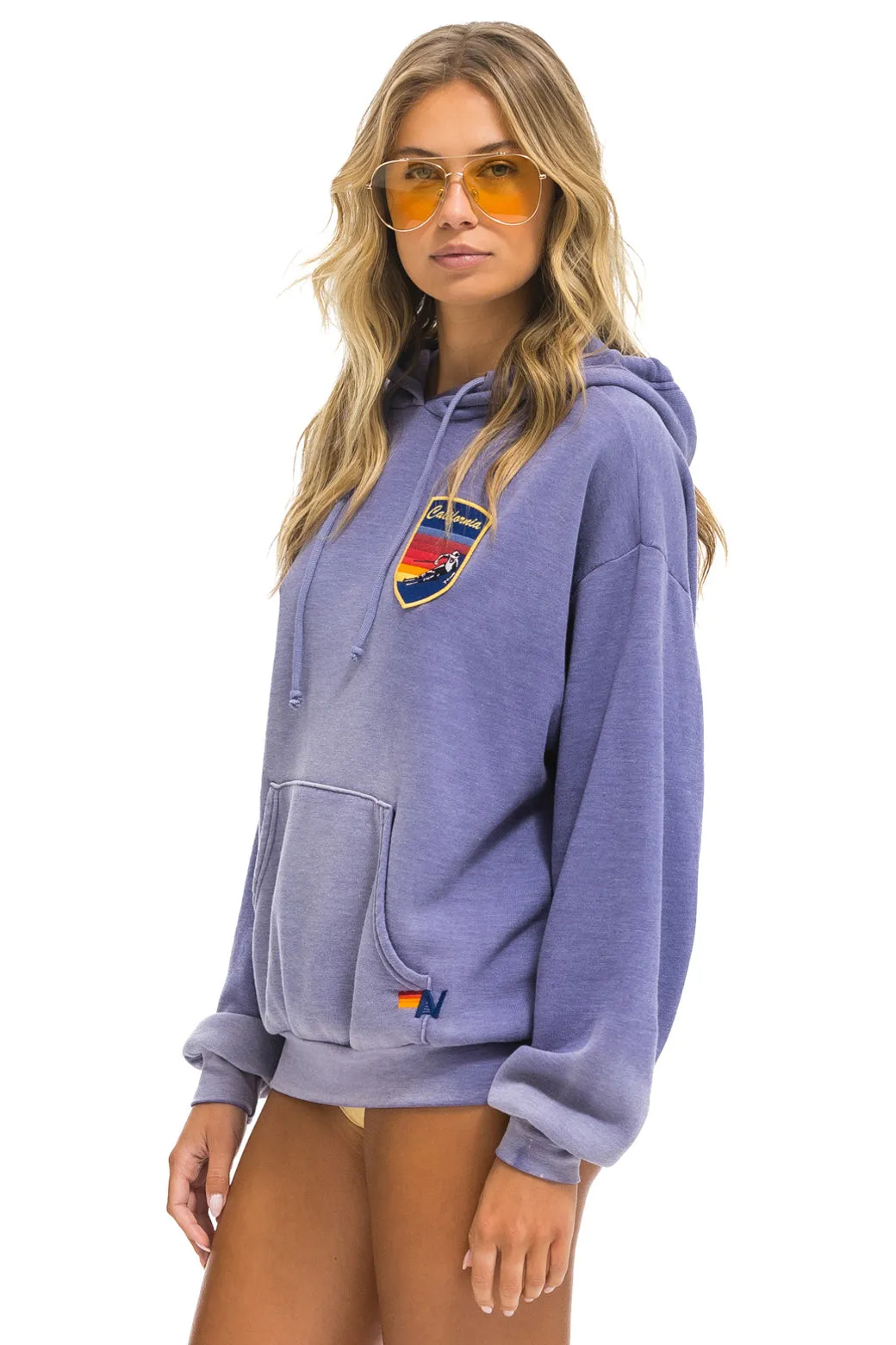 CALIFORNIA SKIER PATCH PULLOVER RELAXED HOODIE - FADED GRAPE