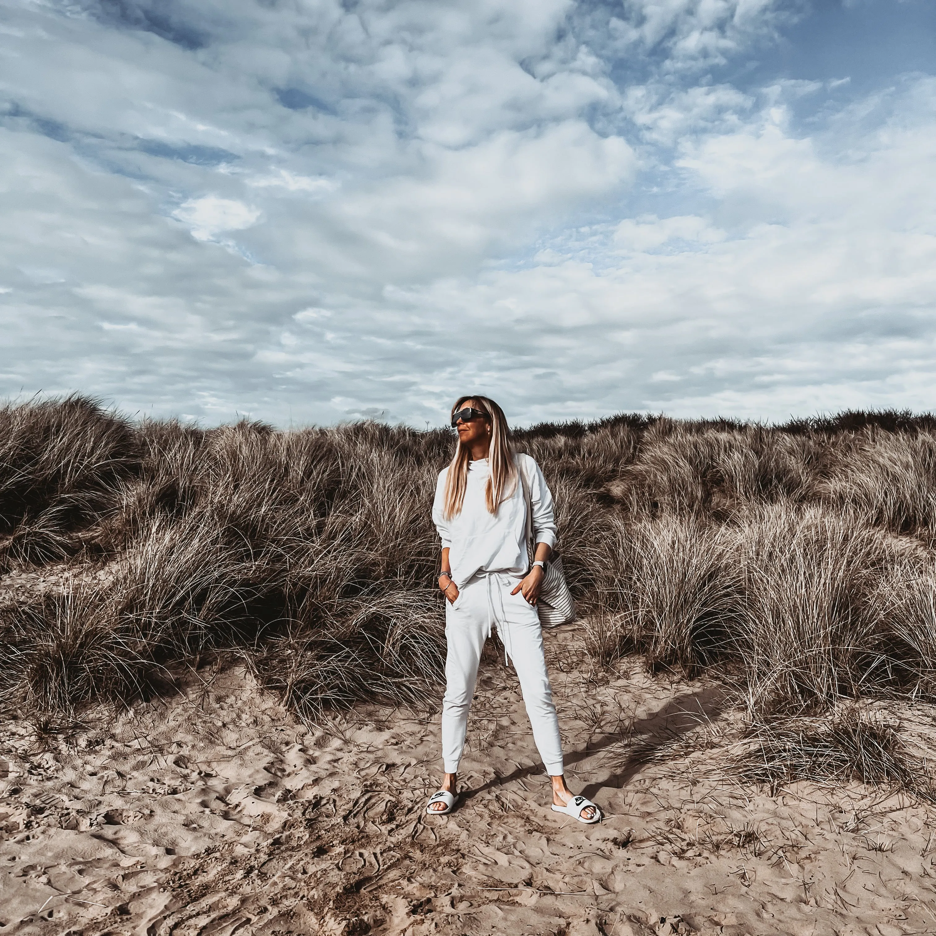 ULTIMATE WHITE super slouchy relaxed hoody *NEW*